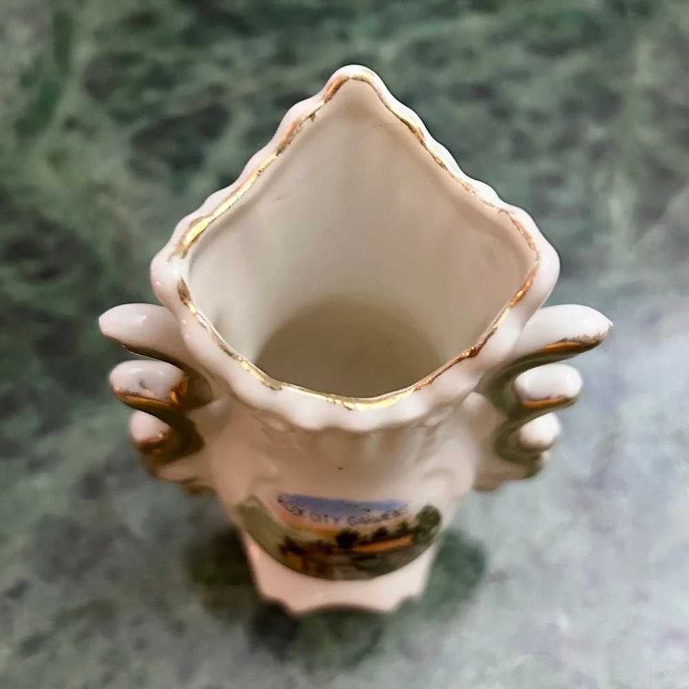 Vintage Rock City Gardens Lookout Mountain Miniature Vase Made in Occupied Japan